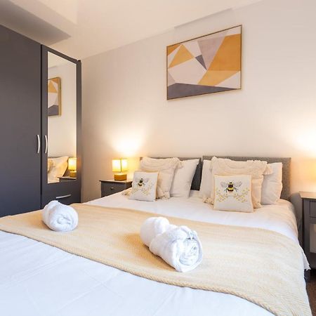 Parking - Spacious - Smart Tv - Self Checkin - Garden - King Derby Exteriér fotografie