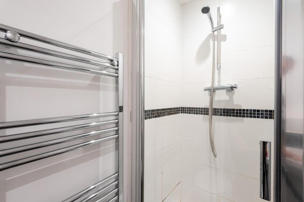Parking - Spacious - Smart Tv - Self Checkin - Garden - King Derby Exteriér fotografie