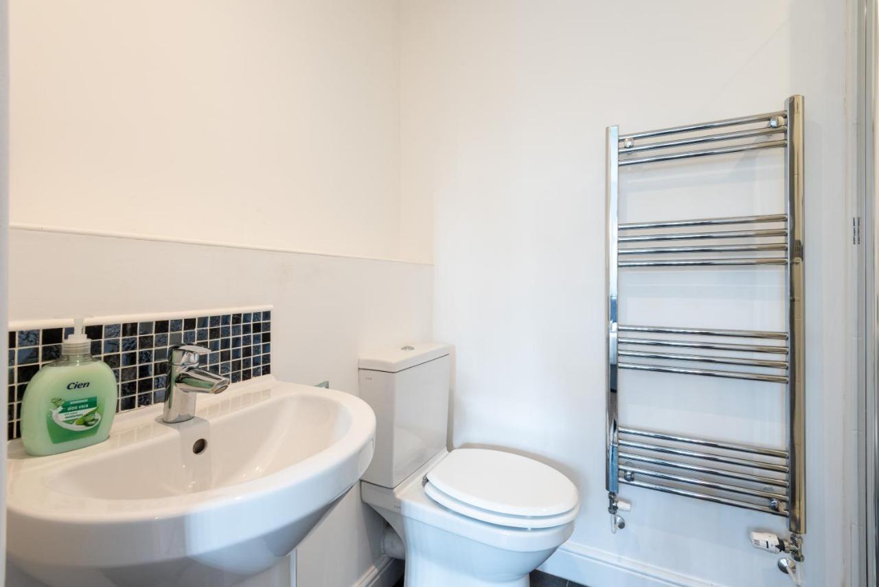 Parking - Spacious - Smart Tv - Self Checkin - Garden - King Derby Exteriér fotografie